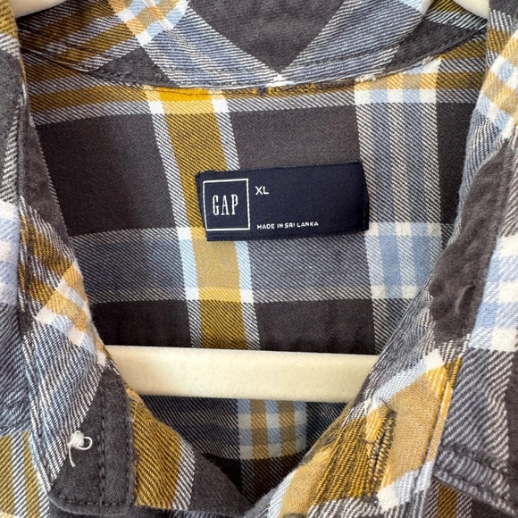 GAP flannel 100% cotton button down - Picture 3 of 4